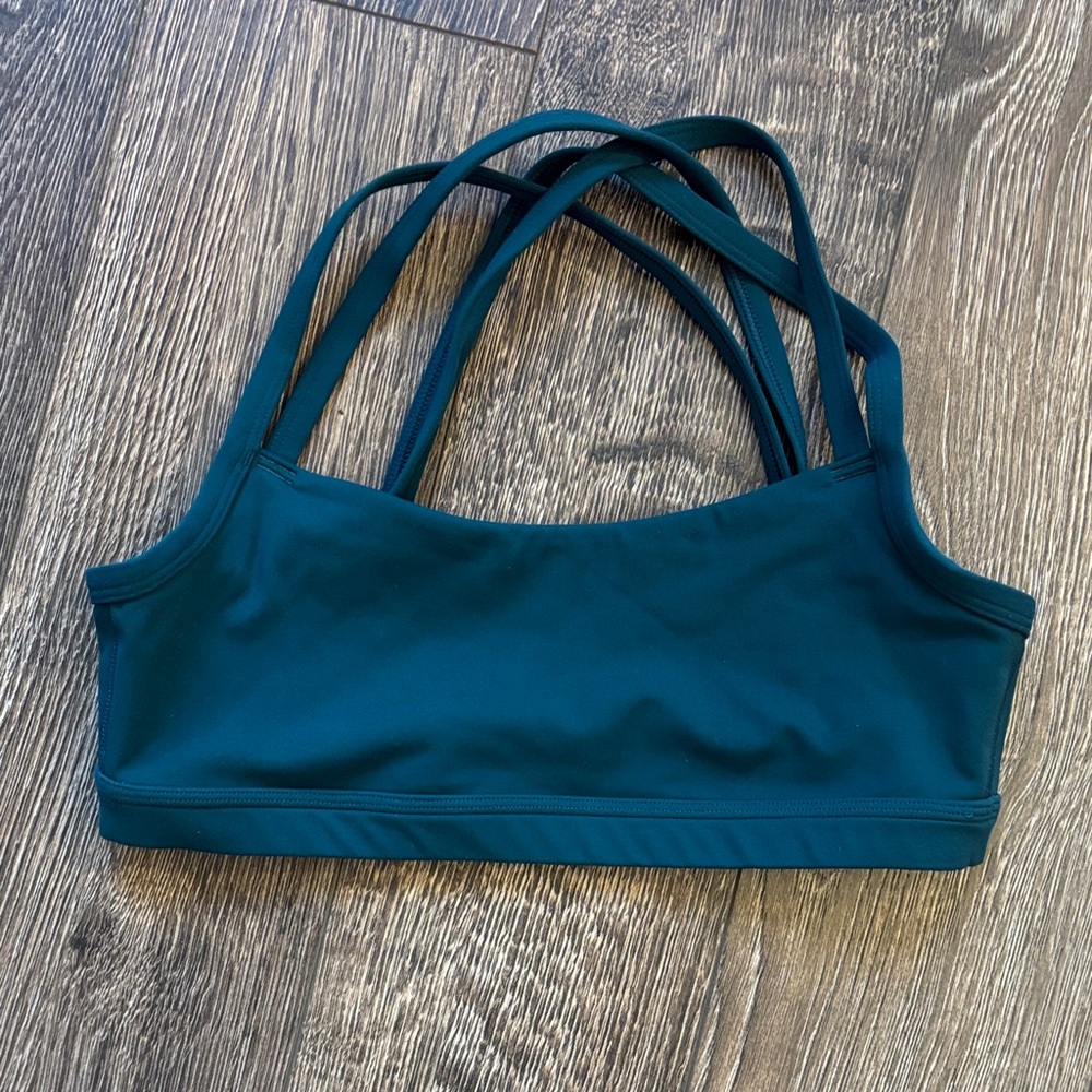 Chic Teal Strappy Sports Bra